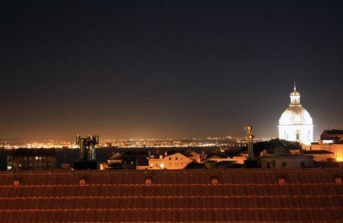Alfama Apartment | Sunny 3BDR Apartment in Graça by LovelyStay