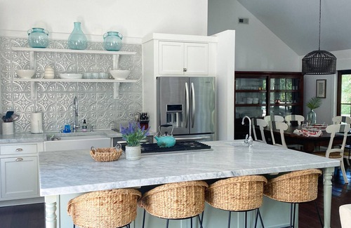 Isle of Palms House | Sunny 5BR w/Saltwater Pool & 6-Seat Golf Cart Close to Beach