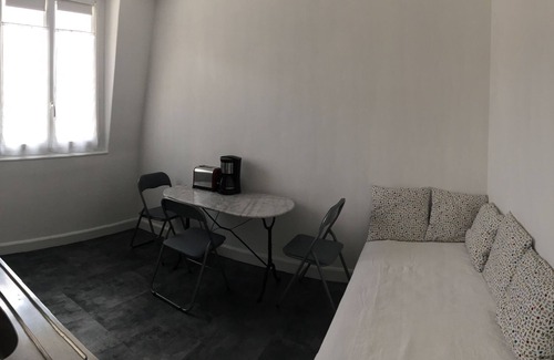 Quartier de la Roquette Apartment | sunny and convenient home in Paris