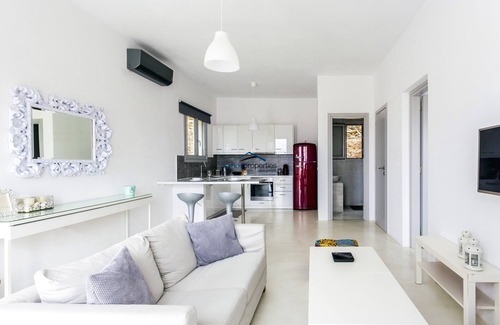 Vourkari House | Sunny and modern guest house "Illios" ideal for two couples or a small family.