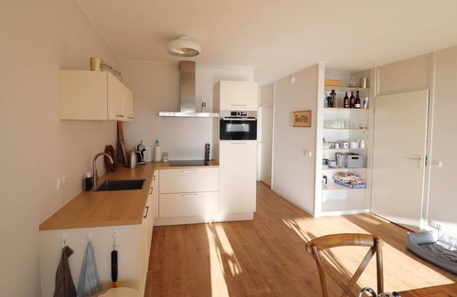 Heeg Apartment | Sunny Apartment Directly on the Heegermeer