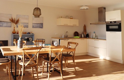 Heeg Apartment | Sunny Apartment Directly on the Heegermeer