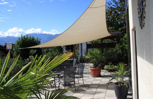 Caldaro Sulla Strada del Vino Apartment | Sunny apartment in an ideal location for active people, families, Genießer