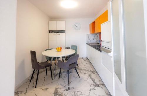 Prozurska Luka Apartment | Sunny Apartment Octopus