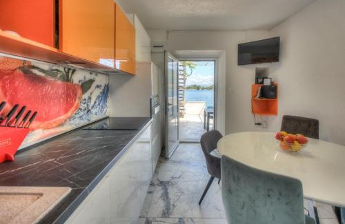 Prozurska Luka Apartment | Sunny Apartment Octopus
