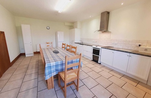 Woolland House | Sunny Barn Stay, Hot Tub & Rural Views – Leopold at The Victorian Barn Dorset
