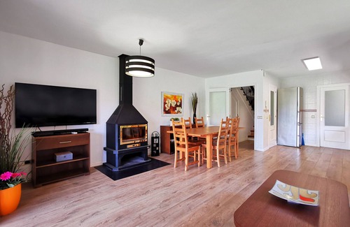 Alcudia House | Sunny beach house with swimming pool, WiFi and A/C.