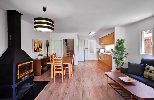 Alcudia House | Sunny beach house with swimming pool, WiFi and A/C.