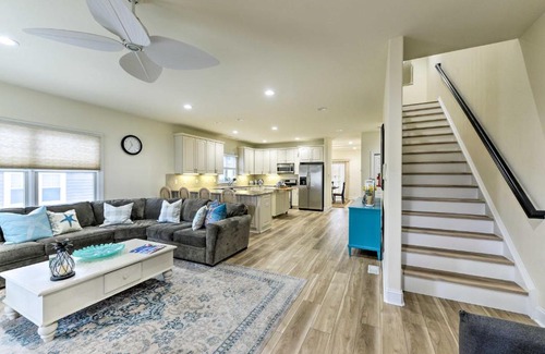 Brigantine House | Sunny Brigantine Townhome Walk to Beach