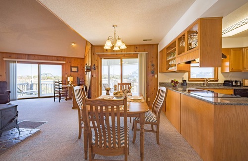 Brigands' Bay House | Sunny canal-front home w/deck, boat dock, private washer/dryer, & central AC