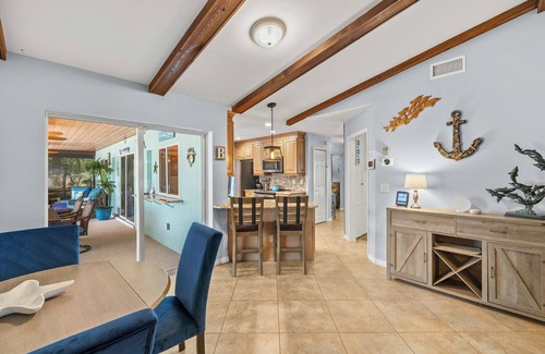 Caloosahatchee House | Sunny Cape Coral Pool Home