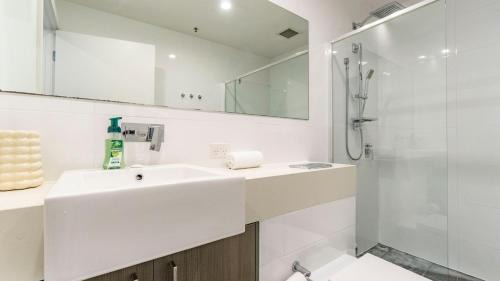 Mascot Apartment | Sunny Central Mascot Escape 2BR Balcony Parking