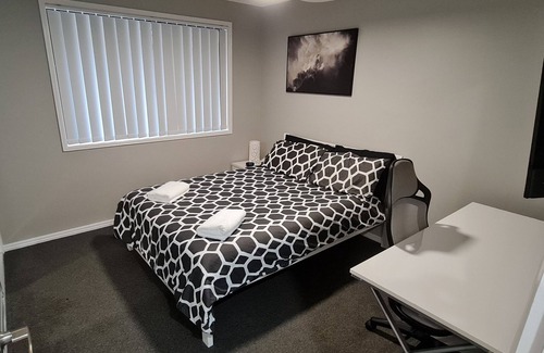 Sippy Downs Apartment | Sunny Coast Central - Self Contained - Sleeps 4