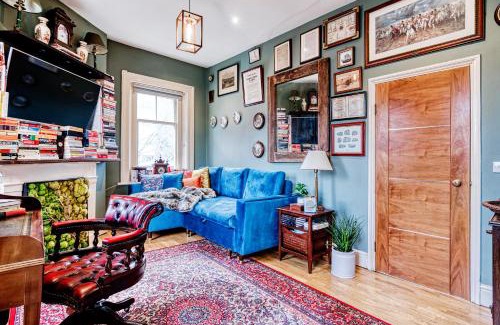 Holborn and Covent Garden Apartment | Sunny Corner Apartment in Center of London