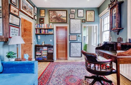 Holborn and Covent Garden Apartment | Sunny Corner Apartment in Center of London
