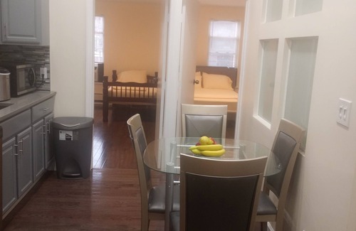 Wingate Apartment | Sunny Cozy 2 bedroom Apt.-Near parks, Zoo, and Museums