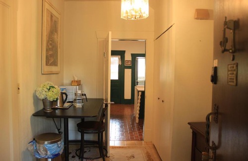 Marpole House | Sunny cozy rooms