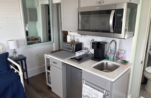 North End Condo | Sunny, cozy studio with ocean views in the heart of Ocean City NJ!