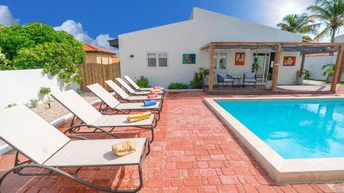 Oranjestad-West Villa | Sunny Eagle Beach Villa - 3 min. from beach
