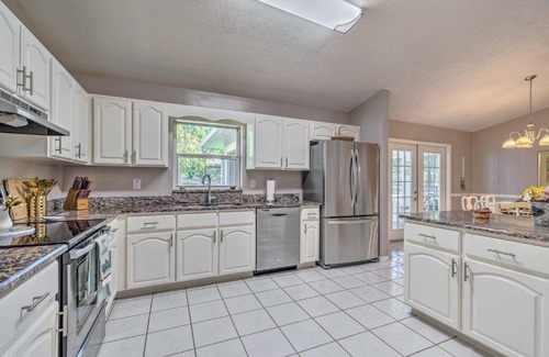 Fellowship House | Sunny Escape, 4 Mi to World Equestrian Center