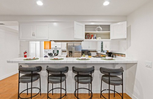Hacienda Heights House | Sunny Escapes Pool w/tub BBQ - 4 bedrooms