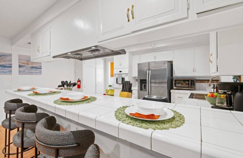 Hacienda Heights House | Sunny Escapes Pool w/tub BBQ - 4 bedrooms