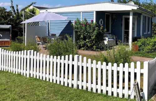 Monkebude House | Sunny fisherman's cottage directly on the dike with a view of the lagoon