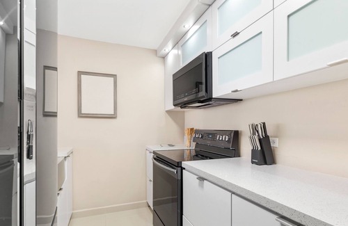 Punta Las Marias Apartment | Sunny Flat | Modern and bright suite apartment with beautiful views of San Juan