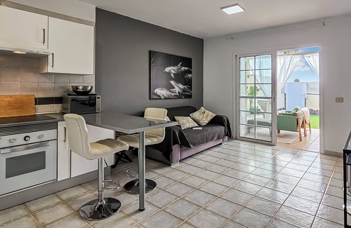 Chayofa House | Sunny Garden 1 BR Apartment Arona