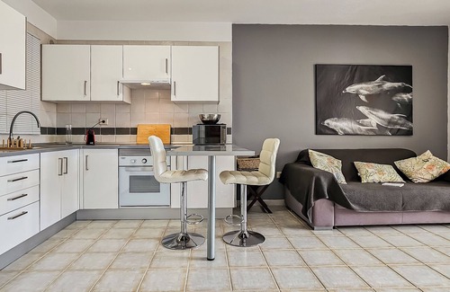 Chayofa House | Sunny Garden 1 BR Apartment Arona