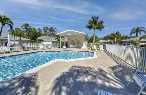 Wing South Villa | 🌞 Sunny Getaway |Newly Remodeled1-Level Villa w/South facing Lanai & Pool🌞