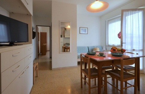 Lignano Sabbiadoro Apartment | Sunny holiday apartment not far from the beach
