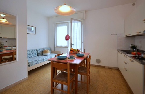 Lignano Sabbiadoro Apartment | Sunny holiday apartment not far from the beach