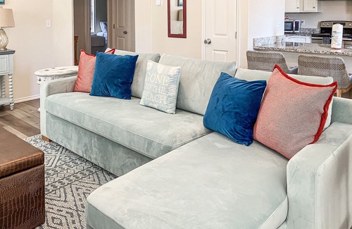 Rockport House | Sunny home minutes from beach with pool - golfing nearby
