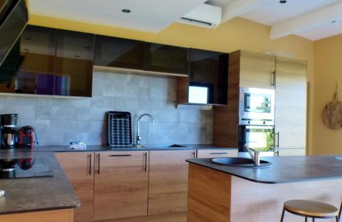 Ollioules House | Sunny house with garden and private pool