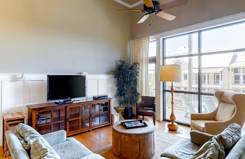 Port St. Joe House | Sunny & Inviting Beach Condo w/ Free WiFi, Full Kitchen, Balcony, & Shared Pool