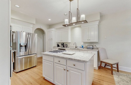 Seabrook Island House | Sunny island home with golf course view, pool, tennis, washer/dryer, & AC
