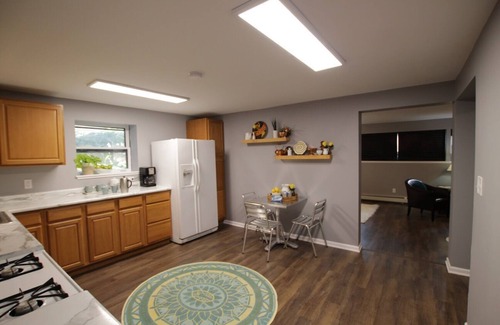 Oak Park Apartment | Sunny Jumbo Studio in the Heart of Oak Park