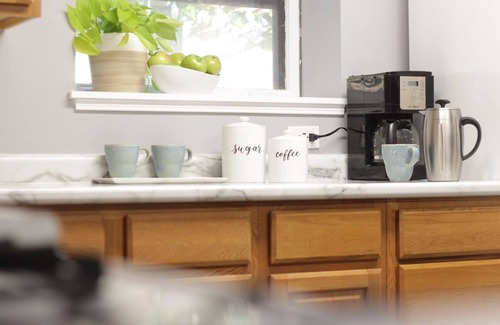 Oak Park Apartment | Sunny Jumbo Studio in the Heart of Oak Park