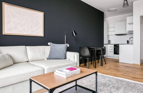 Erdberg Apartment | Sunny Landstraße 1BR w/Pool & Roof Lounge, near Metro U3, by Blueground