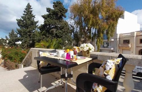 Santa Maria Estate Apartment | Sunny large terrace studio apartment WiFi Airconditioners BBQ