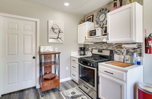 Northwest Area Apartment | Sunny Las Vegas Studio w/Shared Pool + Backyard!