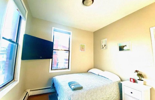 Hoboken House | Sunny Modern FamFriendly 4BR/2BA Home 1 stop 2 NYC