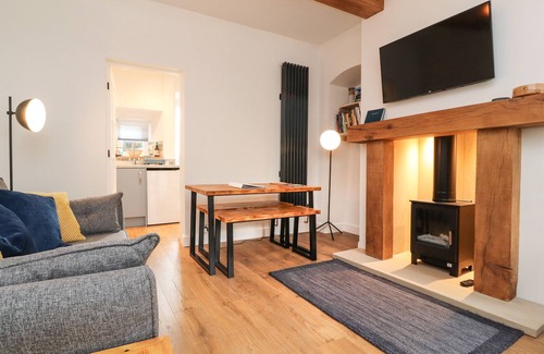 Grassington Cottage | SUNNY MOUNT COTTAGE, with a garden in Grassington