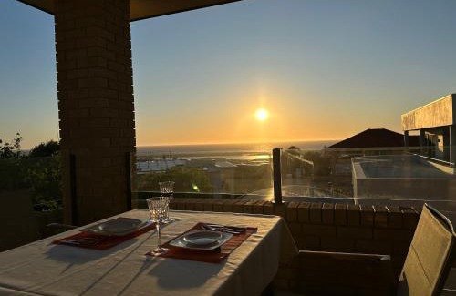 Ocean Reef House | Sunny Ocean View Retreat