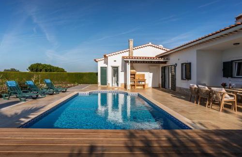 Aljezur Villa | Sunny Ocean Villa with pool near Arrifana beach