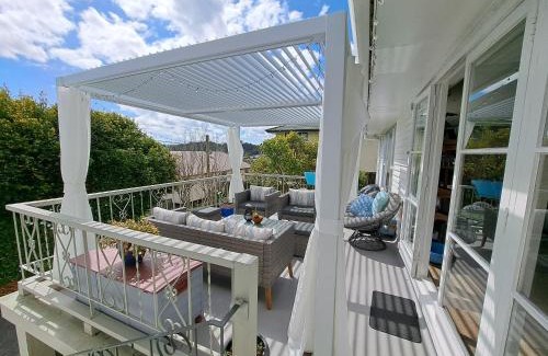 Glenfield House | Sunny room in Bayview