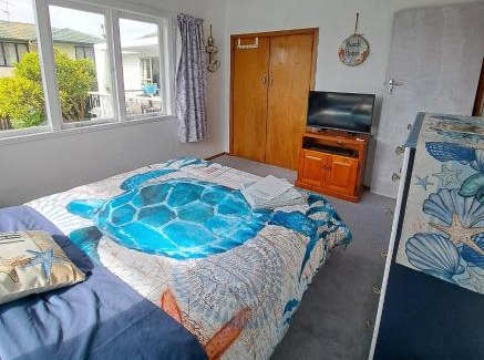 Glenfield House | Sunny room in Bayview