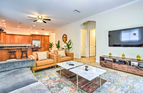 Alta Vista House | Sunny Sarasota Abode w/Yard ~ 1 Mi to Dtwn!