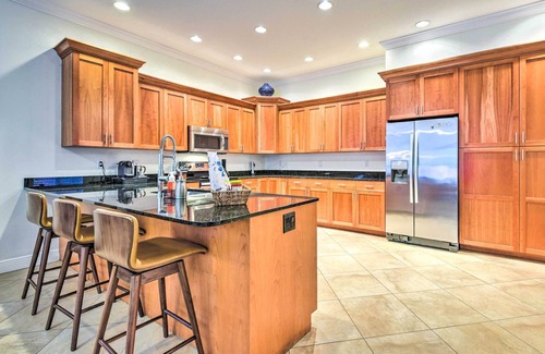 Alta Vista House | Sunny Sarasota Abode w/Yard ~ 1 Mi to Dtwn!